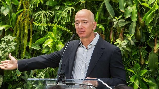 Jeff Bezos / Seattle City Council EN CREATIVE COMMONS