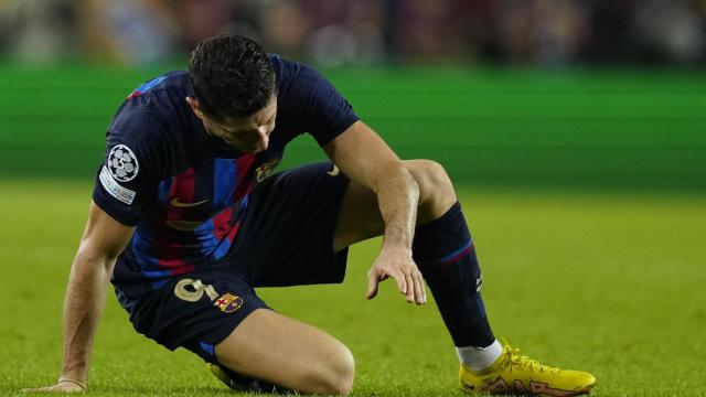 Lewandowski cae a la lona con el Fútbol Club Barcelona, ante el Bayern / EFE