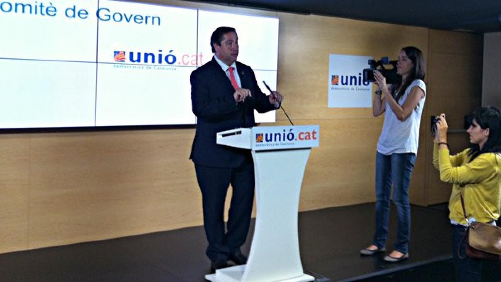 Josep Maria Pelegrí, secretario general de UDC, en rueda de prensa en la sede de UDC