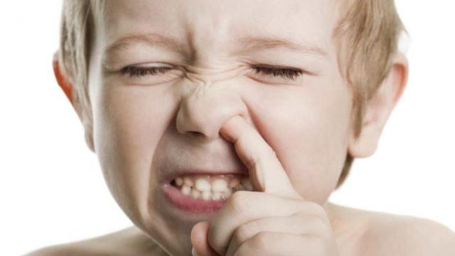 Los niños suelen comerse los mocos y lo perciben como algo natural