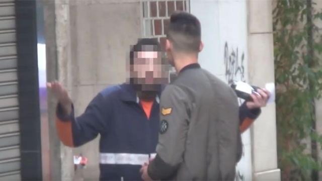 El repartidor que abofeteó a 'Caranchoa' le pide la mitad del beneficio generado por los vídeos