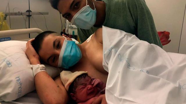 Alexa, primer bebé de Cataluña en 2022, hija de Valentina y Alexander / SALUD