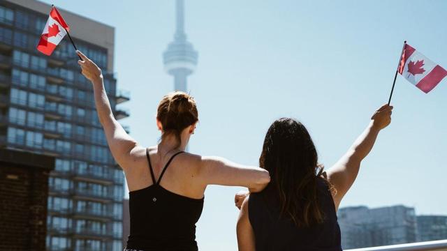Dos españolas en Canadá gracias al visado 'Working Holiday Visa' / PIXABAY