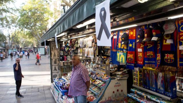 Un quiosco de Las Ramblas, imagen representativa de los atentados en Cataluña / EFE