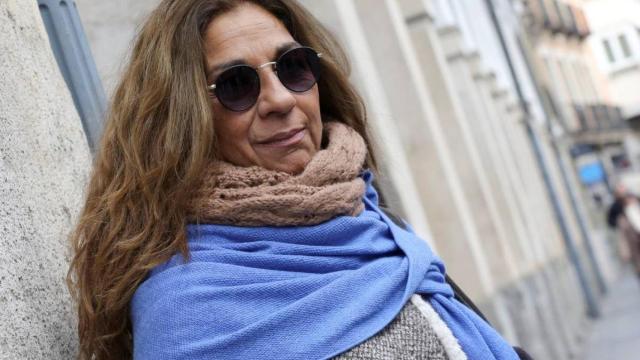 Lolita Flores posa en plena calle / EFE