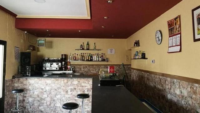 El bar de Olvés por el que regalan una casa a sus nuevos dueños / CG