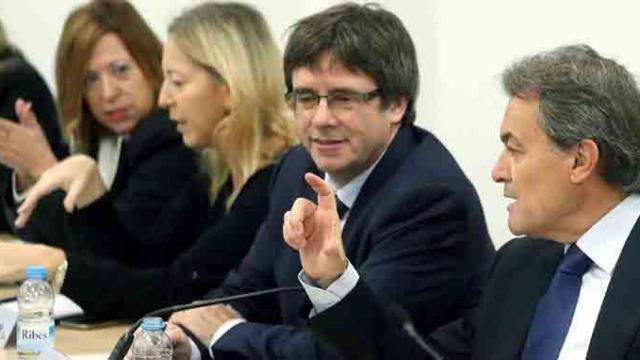 De derecha a izquierda, Artur Mas, Carles Puigdemont, Neus Munté y Montserrat Candini, en la ejecutiva de PDeCAT / EFE