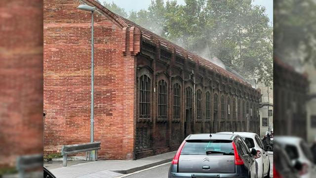 Imagen del polvo que emiten las obras del polémico Tanatorio de Sants / Cedida