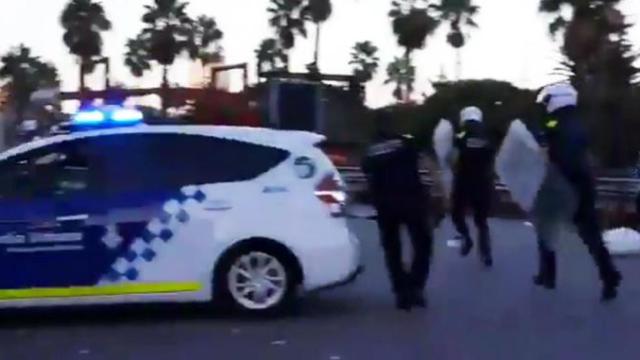 Imagen de la intervención de la Guardia Urbana en la zona del Port Vell / CG