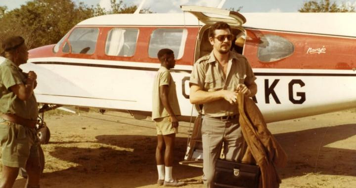 Jacinto Esteva en uno de sus viajes a África.