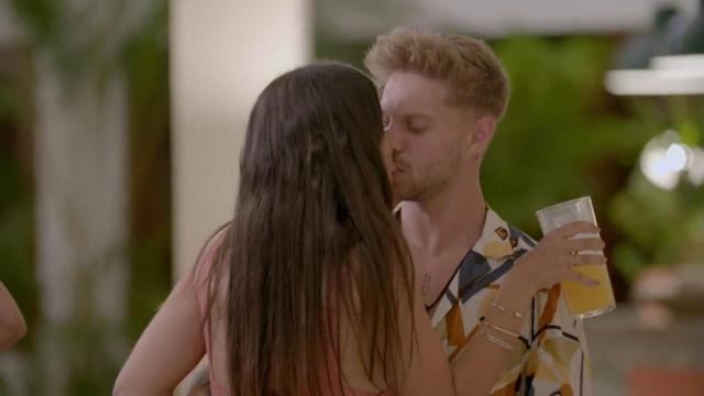 Nico se besa con Rosana MEDIASET