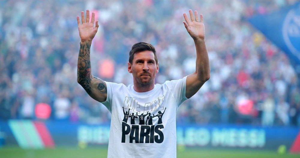 Lionel Messi, en su presentación con el PSG, ante 48.000 espectadores del Parque de los Príncipes / EFE