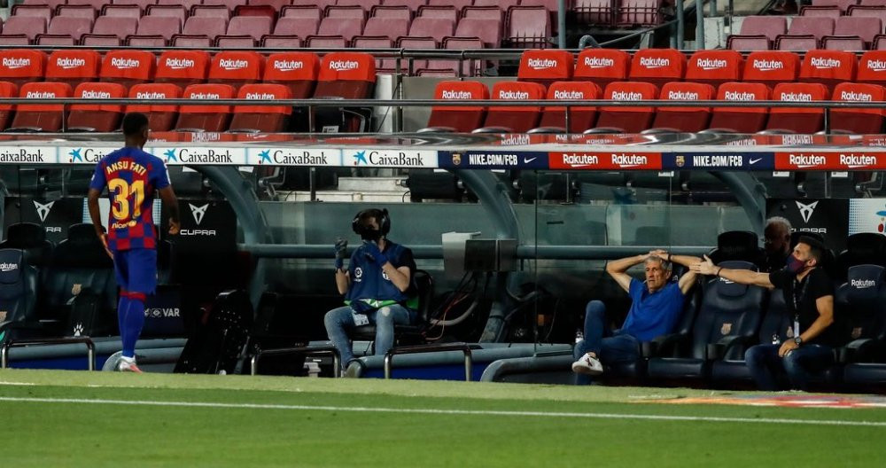 Ansu Fati abandonando el campo /REDES