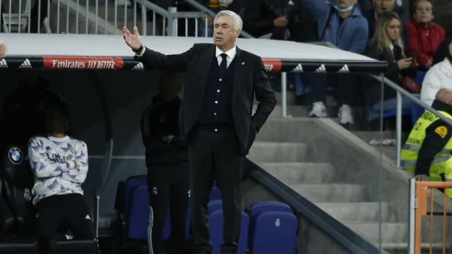 Carlo Ancelotti, durante el partido del Real Madrid contra el Cádiz / EFE