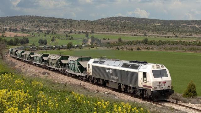 Un tren de Renfe Mercancías / RENFE