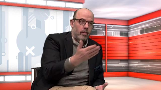 Jordi Basté, director y presentador del programa 'El món a RAC1' en las instalaciones de 'Crónica Global' / CG