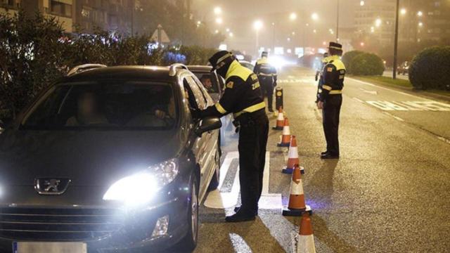 Un control de alcoholemia y drogas de la Guardia Urbana de Barcelona / EFE