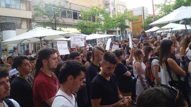 Manifestación en Molins de Rei contra la presunta agresión sexual ocurrida en el municipio / TWITTER