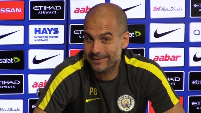 El 'look' veraniego de Guardiola despierta las risas