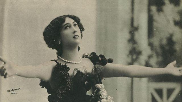 Carolina Otero en París / LÉOPOLD ÉMILE REUTLINGER