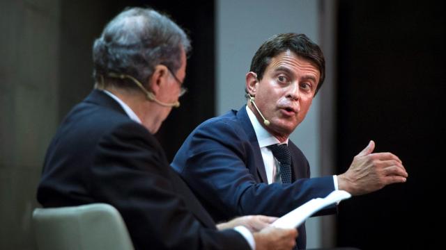 El candidato a la alcaldía de Barcelona 2019 y ex primer ministro de Francia, Manuel Valls (d) / EFE