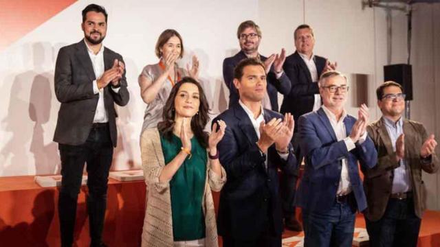 Albert Rivera con los pesos pesados de la Ejecutiva de Ciudadanos, que tras la debacle electoral afronta su catarsis / CIUDADANOS