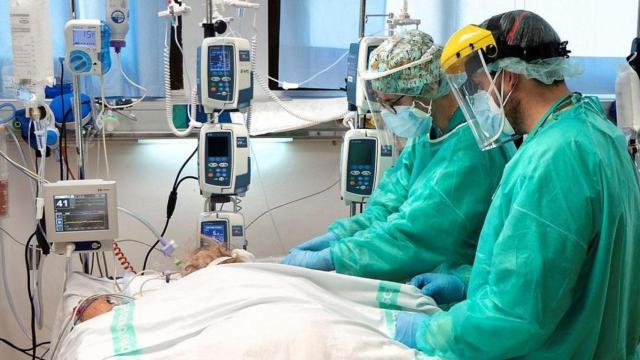 Imagen de archivo de una Unidad de Cuidados Intensivos en plena pandemia / EUROPA PRESS
