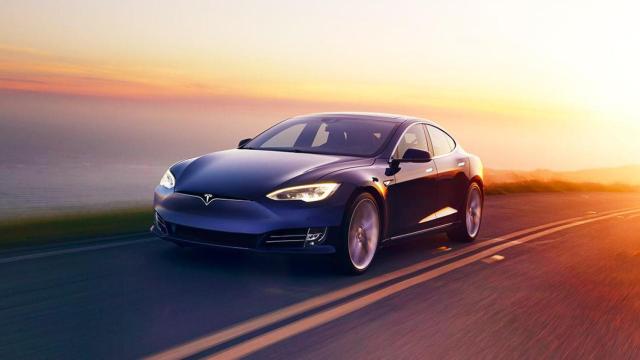 Tesla lidera el sector industrial de vehículos eléctricos / Tesla