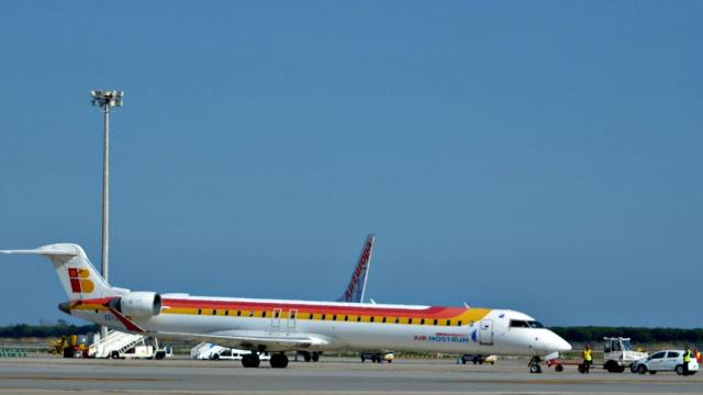 Los precios del transporte aéreo regular bajan un 4,5%