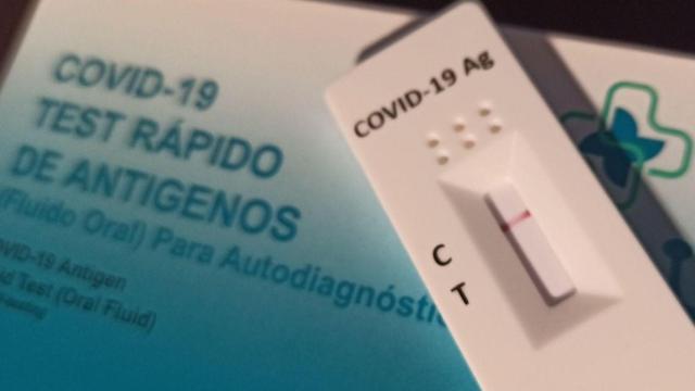 Imagen de archivo de un test de antígenos para detectar coronavirus / EP