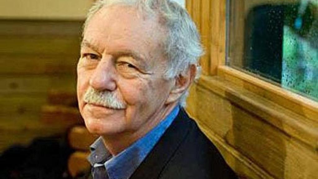 El escritor Eduardo Mendoza