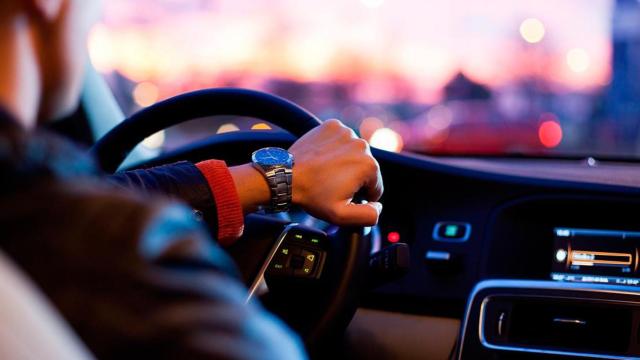 Cuadro de mandos de un coche / PIXABAY