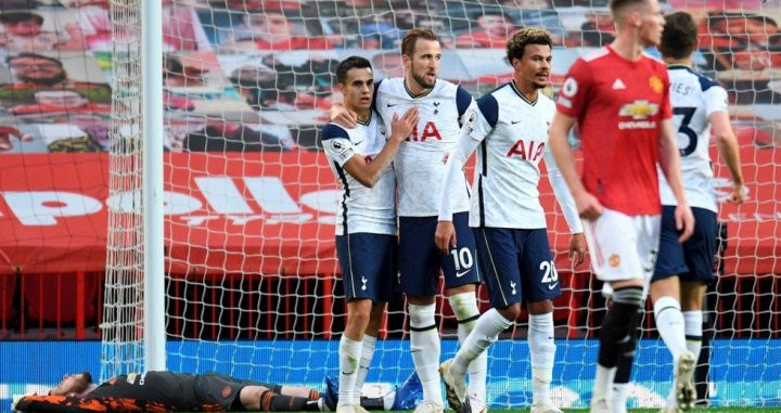 Reguilón, Kane y Alli celebrando un gol contra el United / Redes