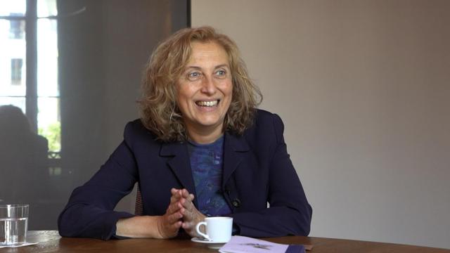 La escritora Emma Riverola durante la entrevista con 'Letra Global' / LUIS MIGUEL AÑÓN  - LETRA GLOBAL