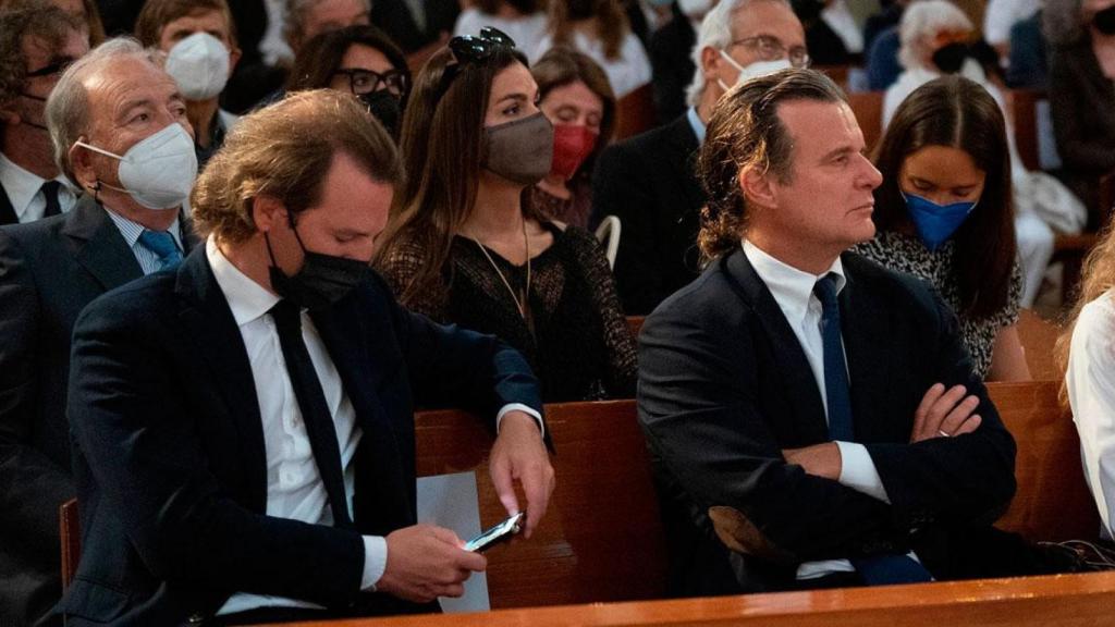 Pablo Bofill (esq) i Ricardo Emilio Bofill (dreta), fills de l'arquitecte Ricardo Bofill, en l'acte en què van atorgar el 'honoris causa' a l'arquitecte al setembre de 2021