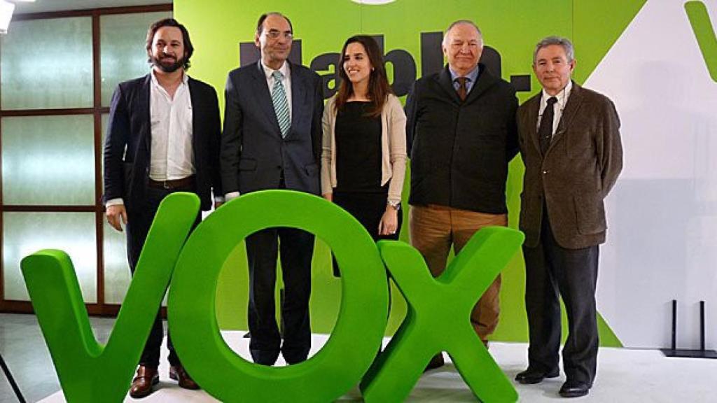 Santiago Abascal, Aleix Vidal-Quadras, Ariadna Hernández, José Luis González Quirós y Clemente Polo, durante la presentación de Vox en Barcelona