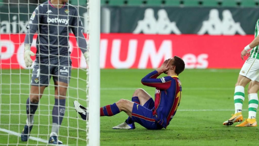 Lenglet lamentando una ocasión contra el Betis / FC Barcelona