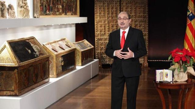 El presidente de Aragón, Javier Lambán, en el monasterio de Sijena / CG