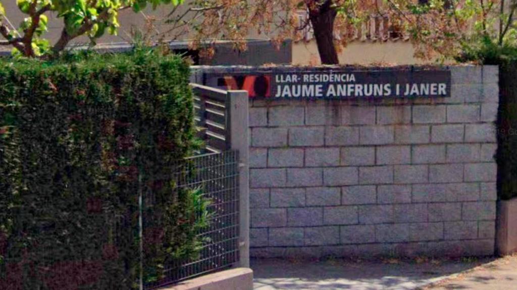 Llar Residència Jaume Anfruns / GOOGLE STREET VIEW