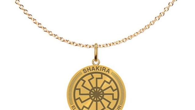 Shakira retira de su web este colgante del sol negro tras la polémica