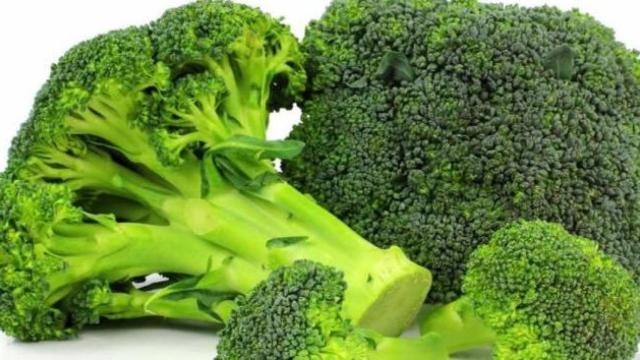 Un nuevo estudio asegura que el brócoli es uno de los principales alimentos con componentes anti edad