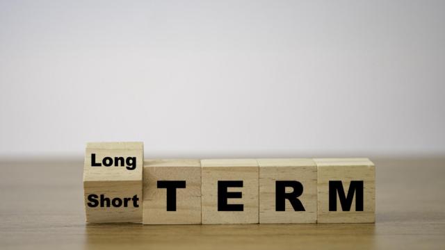 Pensar a corto o a largo plazo / PIXBAY