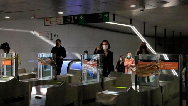 Las máquinas validadoras saboteadas en la estación de Passeig de Gràcia de Barcelona / BATEC