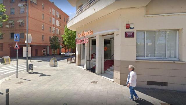 La residencia Matacàs de Sant Adrià del Besòs (Barcelona), donde han fallecido 90 ancianos / GOOGLE MAPS
