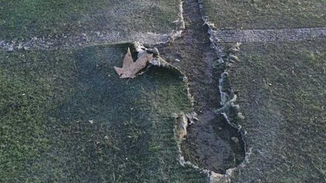 Estado del campo de fútbol municipal de Vilanova i la Geltrú / @juanluisruizpsc (TWITTER)