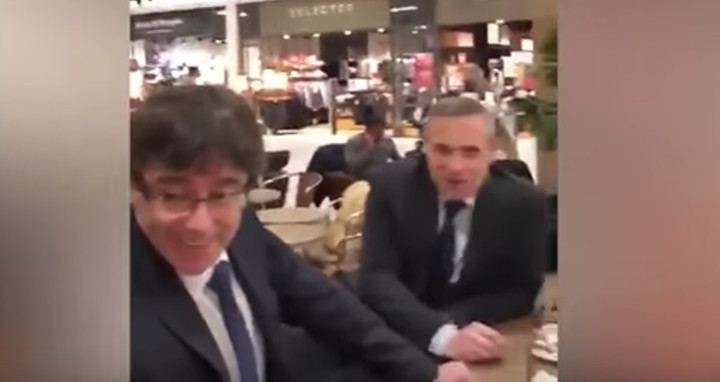 Carles Puigdemont, en Copenhague junto a Josep Lluís Alay, Comisionado de Relaciones Internacionales de la Diputación de Barcelona / CG