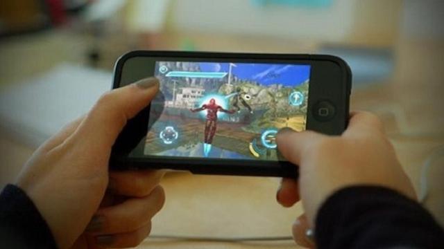 Una foto de archivo de un videojuego en el móvil