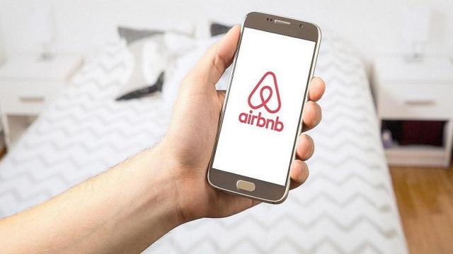 Aplicación móvil de AirBnB / PIXABAY