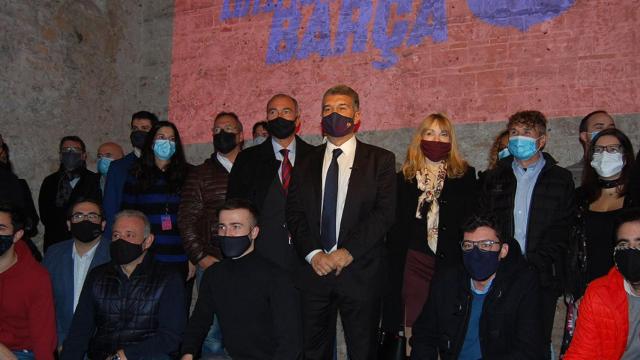 Joan Laporta se presenta en sociedad con un amplio equipo para la recogida de firmas / CULEMANIA