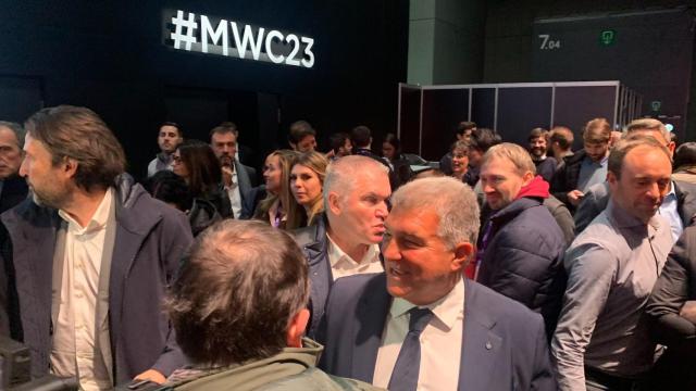 Joan Laporta, con Jordi Finestres y Joan Sentelles en el MWC 2023
